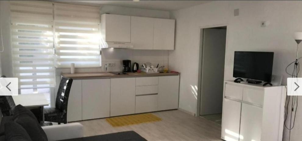 Apartmani Sara Marija Karlobag Bagian luar foto