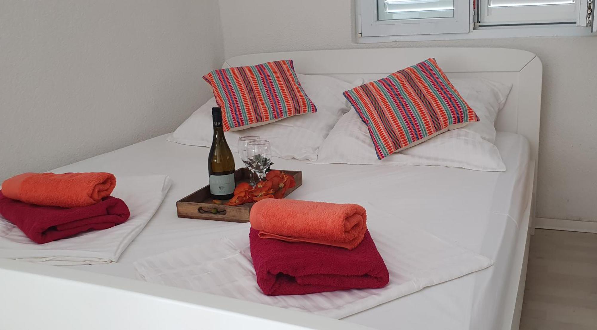 Apartmani Sara Marija Karlobag Bagian luar foto
